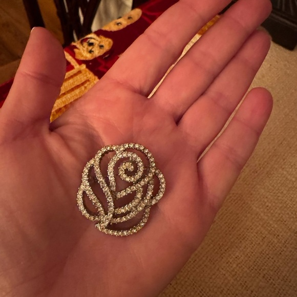 Elegant Silver and Rhinestone  Rose Brooch - Picture 1 of 4